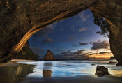 Wizard+Genius Cathedral Cove in New Zealand Vlies Fotobehang 384x260cm 8 banen | Yourdecoration.be