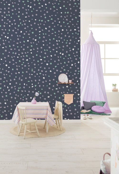 Komar Dotty Dance Vlies Fotobehang 200x250cm 2 banen Sfeer | Yourdecoration.be